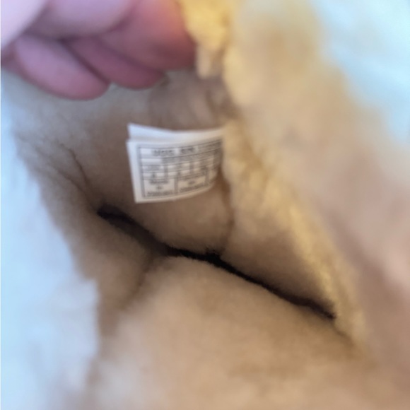 Beautiful- Tan UGG Boots NWT - Picture 5 of 5